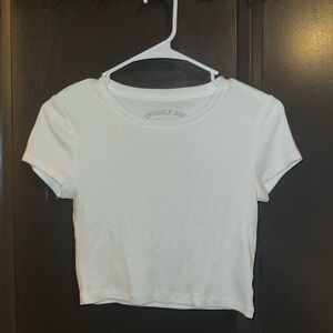 White sleeves crop top.